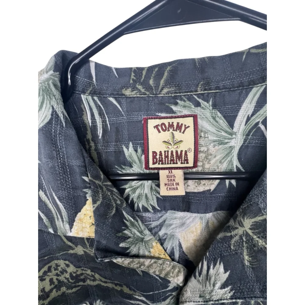 Tommy Bahama Silk Pineapple Pattern Button Up Short Sleeve Hawaiian Shirt